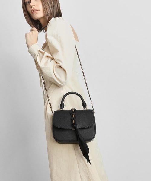 CHARLES & KEITH(チャールズ & キース)の「ブレードリボン トップハンドルバッグ / Braided Ribbon Top Handle Bag(ハンドバッグ・レディース・ブラック/ライトピンク/プラム・M)」の5枚目の写真