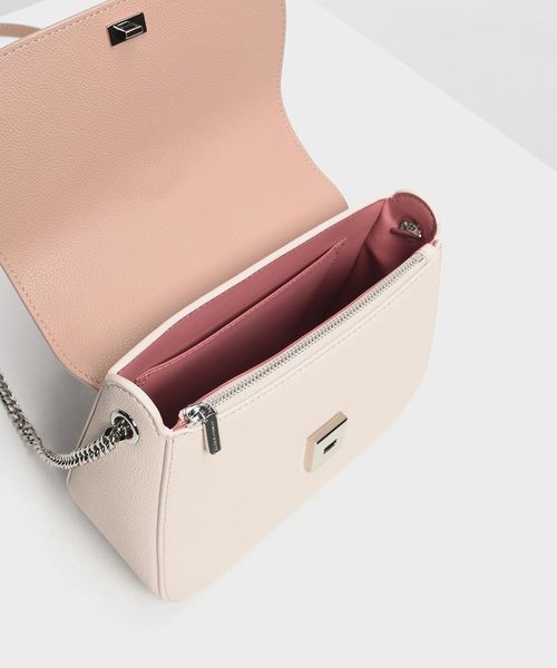 CHARLES & KEITH(チャールズ & キース)の「ブレードリボン トップハンドルバッグ / Braided Ribbon Top Handle Bag(ハンドバッグ・レディース・ブラック/ライトピンク/プラム・M)」の12枚目の写真