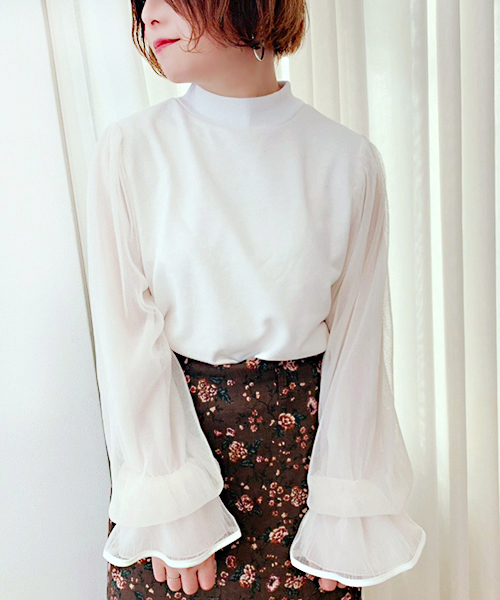 apres jour（アプレジュール）の「袖チュールハイネックトップス【ZOZOTOWN限定アイテム】（スウェット・レディース・ブラック/ベージュ/オフホワイト・フリー）」の10枚目の写真