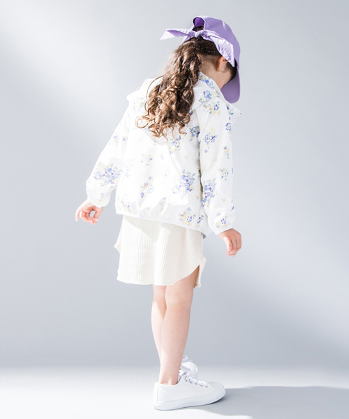 petit main(プティマイン)の「花柄ウィンドブレーカー(ブルゾン・キッズ・ピンク/ブルー・80cm/90cm/100cm/110cm/120cm/130cm)」の3枚目の写真