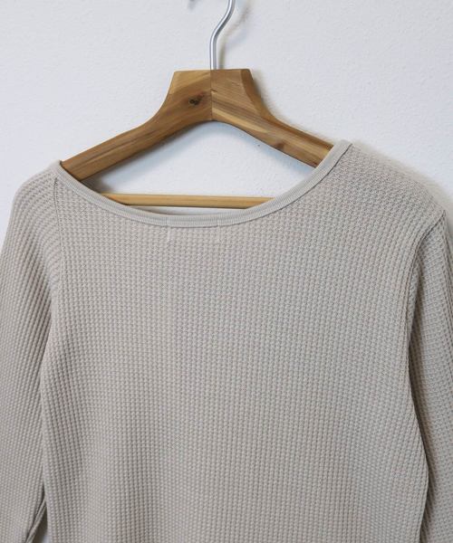 andme(アンドミー)の「ワッフル長袖アシメネックTシャツ(Tシャツ/カットソー・レディース・ブラック/ベージュ/オフホワイト/グレー系その他/カーキ・M/L)」の19枚目の写真