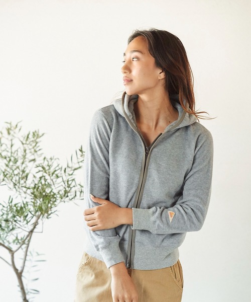 KELTY(ケルティ)の「KELTY / ジップパーカー(パーカー・レディース・ブラック/グレー/ブラウン・S/M/L)」の3枚目の写真