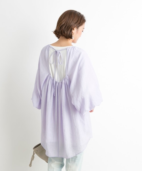 DouDou（ドゥドゥ）の「バックオープンギャザーブラウス（シャツ/ブラウス・レディース・ベージュ/オフホワイト/ラベンダー・FREE）」の5枚目の写真