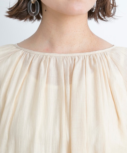 DouDou（ドゥドゥ）の「バックオープンギャザーブラウス（シャツ/ブラウス・レディース・ベージュ/オフホワイト/ラベンダー・FREE）」の17枚目の写真