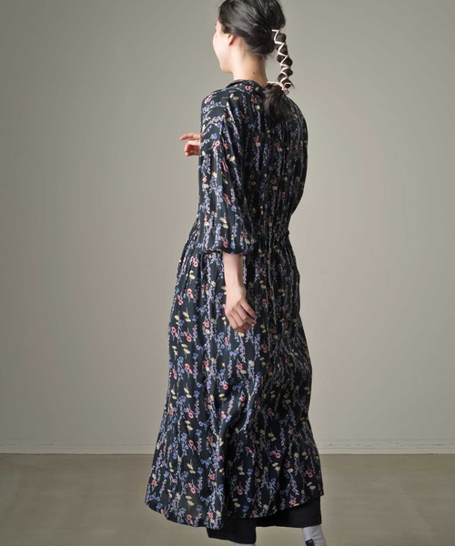 ワンピース花柄 ワンピース Omnes オムネス のファッション レーヨンボタニカルプリントワンピース