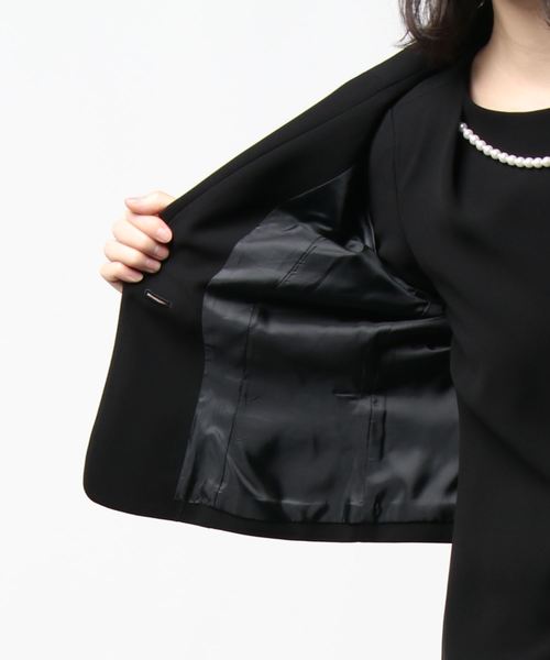 MONOIR(モノワール)の「濃染加工アンサンブル(ジャケット フェイクパール付きワンピース)(アンサンブル・レディース・ブラック・15号/11号/9号/13号/7号)」の9枚目の写真