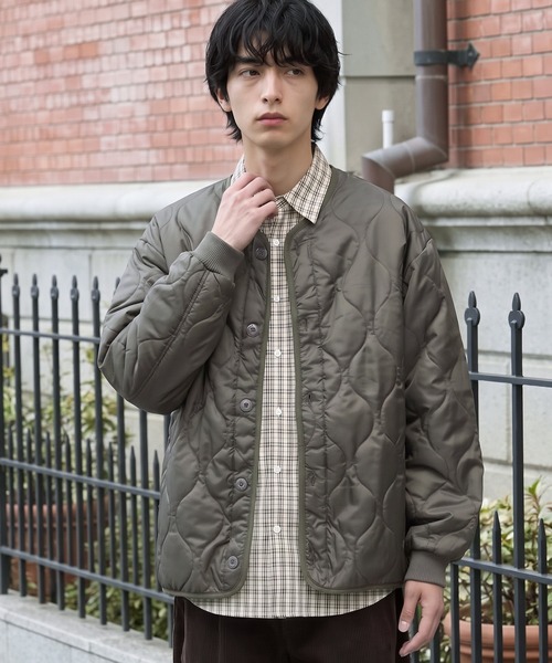HECT(ヘクト)の「【HECT】M-65 Quilted Liner Jacket / M-65 中綿キルティングライナー ジャケット<撥水>(ミリタリージャケット・メンズ・オリーブ/ブラック/ベージュ/ダークネイビー/ブラウン/ライトグレー/チャコールグレー/カーキブラウン/ライトカーキ/ライトオリーブ/ブラウン系・L/S/M/XL)」の7枚目の写真