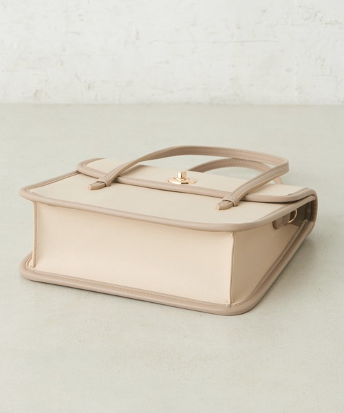 one after another NICE CLAUP（ワンアフターアナザーナイスクラップ）の「パイピングスクエアバッグ（ショルダーバッグ・レディース・アイボリー/ブラック/モカ・FREE）」の12枚目の写真