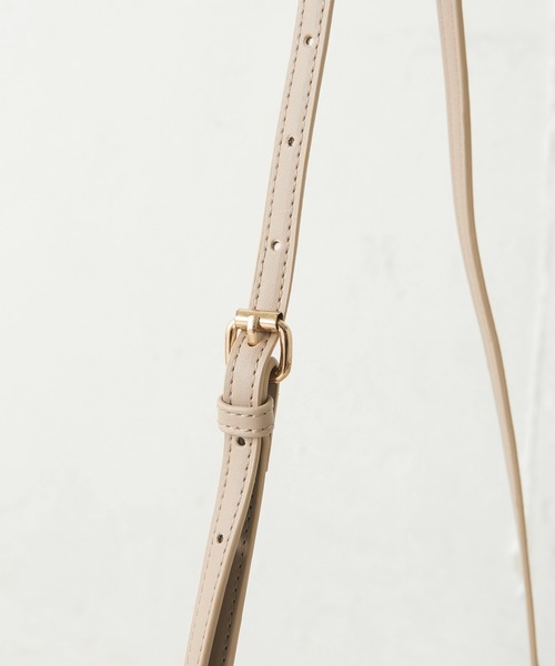 one after another NICE CLAUP（ワンアフターアナザーナイスクラップ）の「パイピングスクエアバッグ（ショルダーバッグ・レディース・アイボリー/ブラック/モカ・FREE）」の17枚目の写真