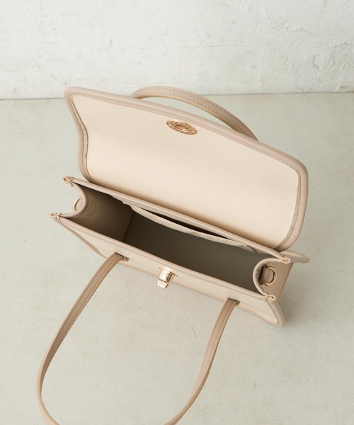 one after another NICE CLAUP（ワンアフターアナザーナイスクラップ）の「パイピングスクエアバッグ（ショルダーバッグ・レディース・アイボリー/ブラック/モカ・FREE）」の14枚目の写真