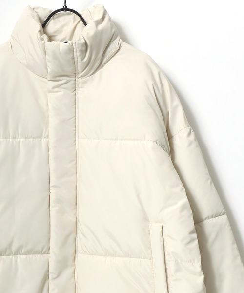 Lazar(ラザル)の「Fiber Down Puffer Jacket/オーバーサイズ ショート丈 ファイバーダウン パファージャケット/中綿 エコダウンジャケット/キルティングアウター レディース メンズ(ダウンジャケット/コート・メンズ・ホワイト/ブラック/グレー/ブラック系その他2/グレイッシュベージュ/グレイッシュブルー/ブラック系その他/クリーム/ブラック系その他3・M/L/XL)」の21枚目の写真