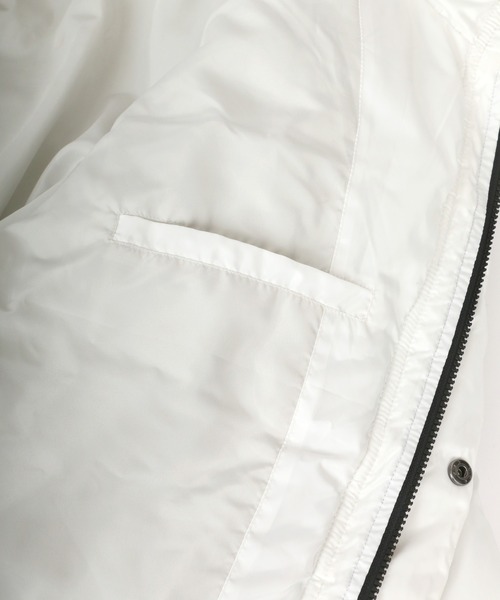 Lazar(ラザル)の「Fiber Down Puffer Jacket/オーバーサイズ ショート丈 ファイバーダウン パファージャケット/中綿 エコダウンジャケット/キルティングアウター レディース メンズ(ダウンジャケット/コート・メンズ・ホワイト/ブラック/グレー/ブラック系その他2/グレイッシュベージュ/グレイッシュブルー/ブラック系その他/クリーム/ブラック系その他3・M/L/XL)」の15枚目の写真