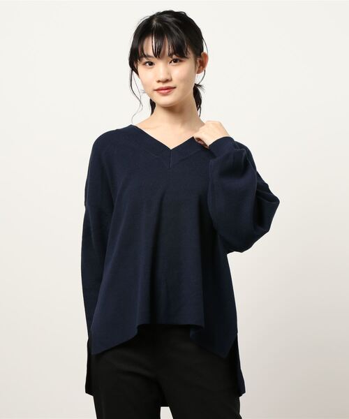 KOBE LETTUCE（コウベレタス）の「Vネックフレアニットプルオーバー（ニット/セーター・レディース・ネイビー/ライトベージュ/クリア/ブラック/チャコール/ブラウン・FREE）」の6枚目の写真