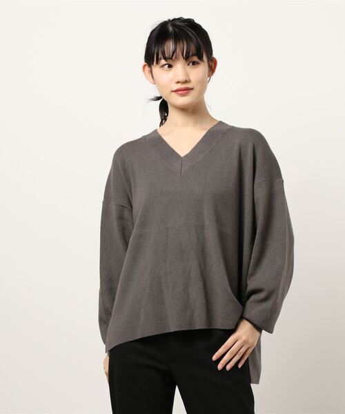 KOBE LETTUCE（コウベレタス）の「Vネックフレアニットプルオーバー（ニット/セーター・レディース・ネイビー/ライトベージュ/クリア/ブラック/チャコール/ブラウン・FREE）」の19枚目の写真