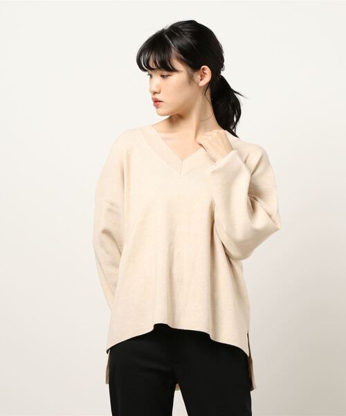 KOBE LETTUCE（コウベレタス）の「Vネックフレアニットプルオーバー（ニット/セーター・レディース・ネイビー/ライトベージュ/クリア/ブラック/チャコール/ブラウン・FREE）」の20枚目の写真