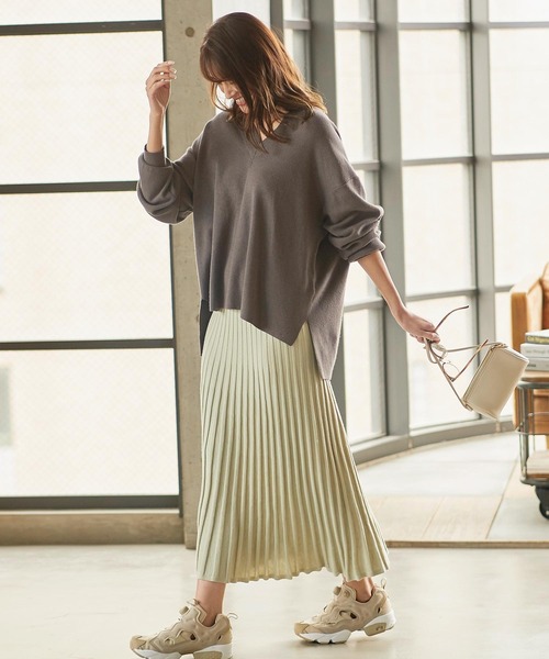 KOBE LETTUCE（コウベレタス）の「Vネックフレアニットプルオーバー（ニット/セーター・レディース・ネイビー/ライトベージュ/クリア/ブラック/チャコール/ブラウン・FREE）」の10枚目の写真