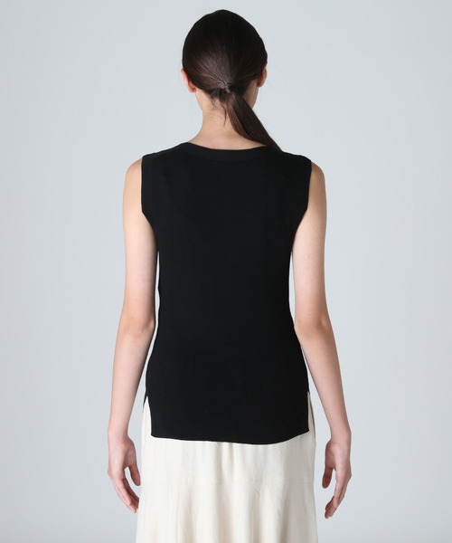 INED（イネド）の「ボートネックノースリーブニット《EMILCOTONI》（ニット/セーター・レディース・ホワイト/ブラック/グリーン・9号）」の8枚目の写真