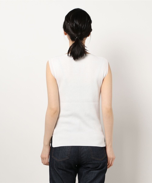 INED（イネド）の「ボートネックノースリーブニット《EMILCOTONI》（ニット/セーター・レディース・ホワイト/ブラック/グリーン・9号）」の17枚目の写真
