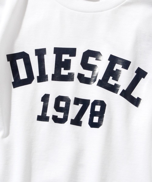 DIESEL KIDS(ディーゼルキッズ)の「DIESEL(ディーゼル)Kids & Junior プリント長袖ロンTカットソー(Tシャツ/カットソー・キッズ・ホワイト/チャコールグレー/ブラック・6YEAR/8YEAR/14Y/10YEAR/12YEAR/16Y/4YEAR)」の11枚目の写真