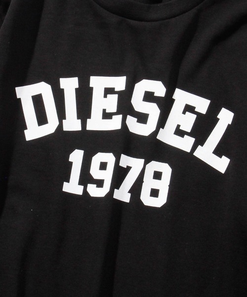 DIESEL KIDS(ディーゼルキッズ)の「DIESEL(ディーゼル)Kids & Junior プリント長袖ロンTカットソー(Tシャツ/カットソー・キッズ・ホワイト/チャコールグレー/ブラック・6YEAR/8YEAR/14Y/10YEAR/12YEAR/16Y/4YEAR)」の7枚目の写真