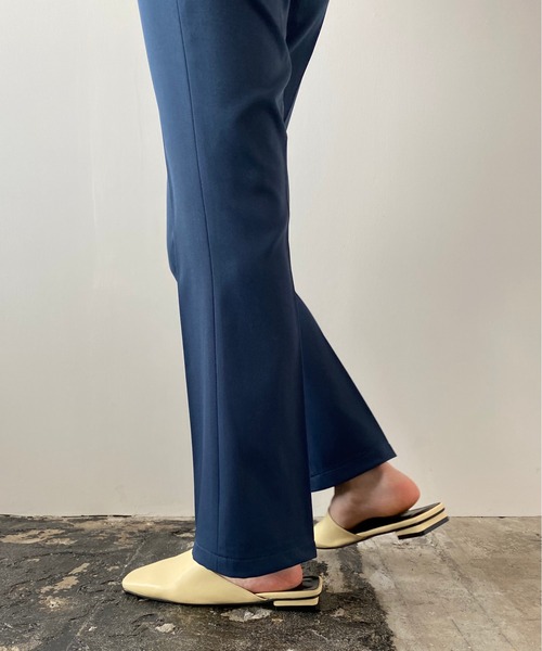 PUBLUX（パブリュクス）の「ハイウエストセンタープレスフレアパンツ（その他パンツ・レディース・ブラック/ブルー・マルチサイズ）」の16枚目の写真