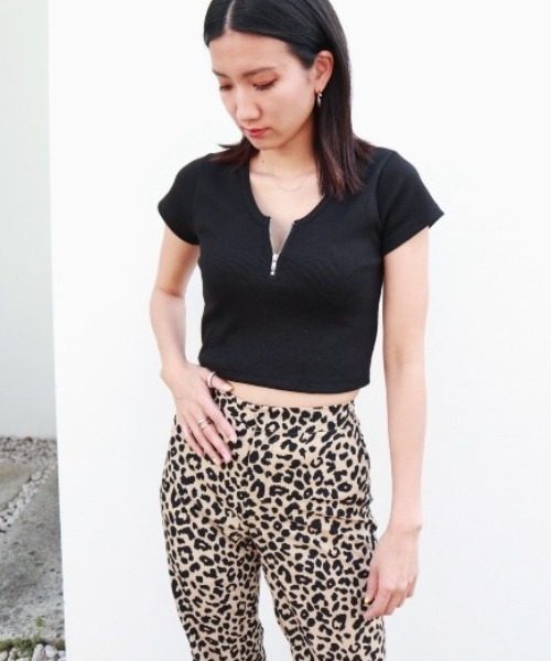 FIG&VIPER(フィグアンドバイパー)の「リブZIPショートT(Tシャツ/カットソー・レディース・ホワイト/ブラック/グレー/ブルー/ライトパープル/ピンク・FREE)」の8枚目の写真