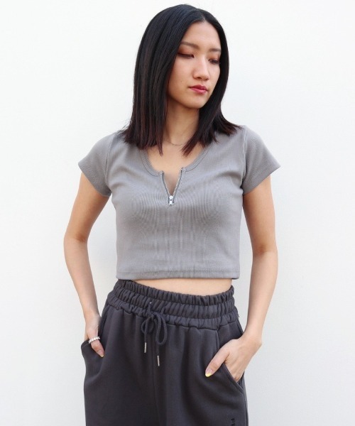 FIG&VIPER(フィグアンドバイパー)の「リブZIPショートT(Tシャツ/カットソー・レディース・ホワイト/ブラック/グレー/ブルー/ライトパープル/ピンク・FREE)」の9枚目の写真