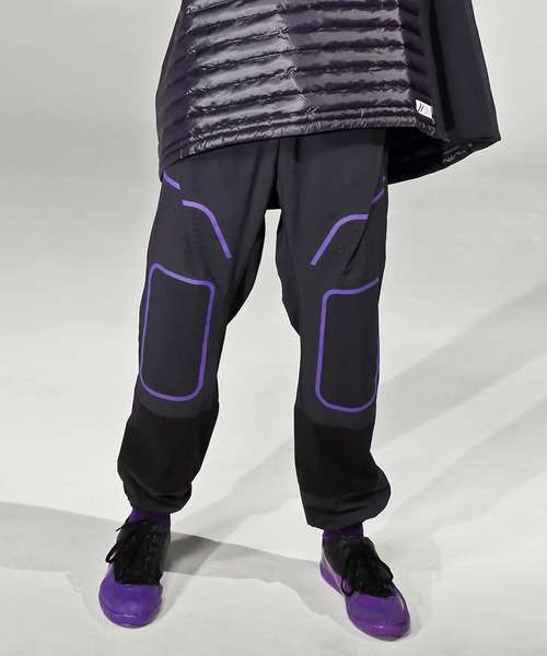 SIVA（シヴァ）の「SIVA シヴァ / ONE-PLEATS NYLON PANTS ワンプリーツナイロンワイドパンツ セットアップ / 21C-S-06-04（その他パンツ・メンズ・ブラック/カーキ・3/2）」の2枚目の写真