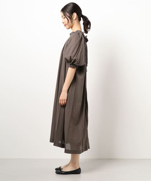 Rewde（ルゥデ）の「バックリボンワンピース（1R05-05220）（ワンピース・レディース・ベージュ/カーキ/ピンク/マスタード・M）」の5枚目の写真