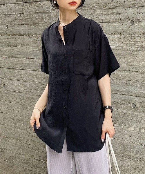 PAGEBOY(ページボーイ)の「バンドカラーショートスリーブシャツ(シャツ/ブラウス・レディース・ブラック/オフホワイト/ブラウン系その他/グレイッシュベージュ・FREE)」の3枚目の写真