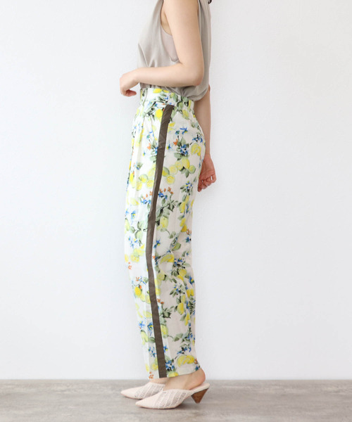 Three Four Time(スリーフォータイム)の「サイドラインパンツ(スラックス・レディース・レモンイエロー/オレンジ・FREE)」の3枚目の写真