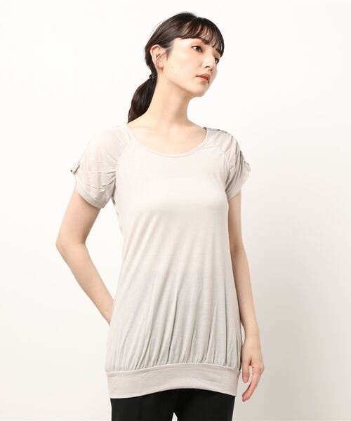 REAL CUBE（リアルキューブ）の「肩ビジューギャザーデザインカットソー（Tシャツ/カットソー・レディース・オフホワイト/ベージュ/グレー・L）」の3枚目の写真