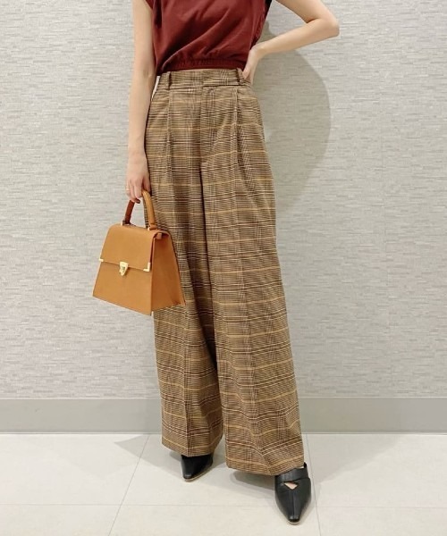 LILY BROWN(リリーブラウン)の「センタープレスパンツ(その他パンツ・レディース・ブラウン/ネイビー/ブラック・0/1)」の2枚目の写真