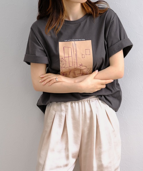 ANDJ(アンドジェイ)の「版画プリントTシャツ(Tシャツ/カットソー・レディース・オフホワイト/ベージュ系その他/チャコール・M)」の2枚目の写真