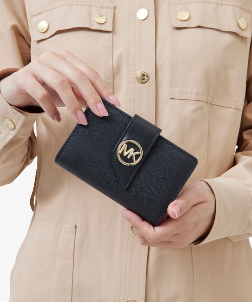 MICHAEL KORS（マイケルコース）の「GREENWICH タブ ウォレット ミディアム（財布・レディース・ブラック・FREE）」の17枚目の写真