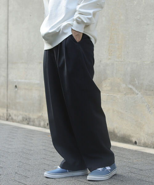 BEAMS(ビームス)の「BEAMS / バルーン スラックス(スラックス・メンズ・チャコールグレー/ブラック/ネイビー・SMALL/MEDIUM/LARGE/X-LARGE)」の14枚目の写真