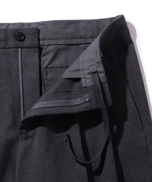 BEAMS(ビームス)の「BEAMS / バルーン スラックス(スラックス・メンズ・チャコールグレー/ブラック/ネイビー・SMALL/MEDIUM/LARGE/X-LARGE)」の10枚目の写真