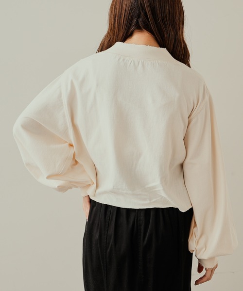 Chico（チコ）の「YALE ショート丈ダメージロゴロンT（スウェット・レディース・チャコールグレー/グレー/アイボリー・FREE）」の10枚目の写真