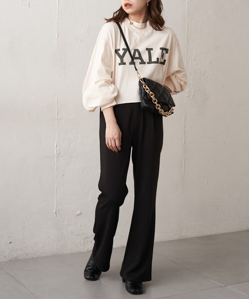 Chico（チコ）の「YALE ショート丈ダメージロゴロンT（スウェット・レディース・チャコールグレー/グレー/アイボリー・FREE）」の12枚目の写真