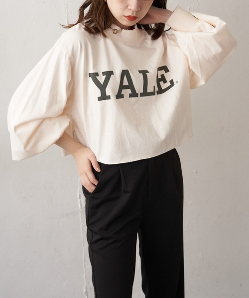 Chico（チコ）の「YALE ショート丈ダメージロゴロンT（スウェット・レディース・チャコールグレー/グレー/アイボリー・FREE）」の17枚目の写真