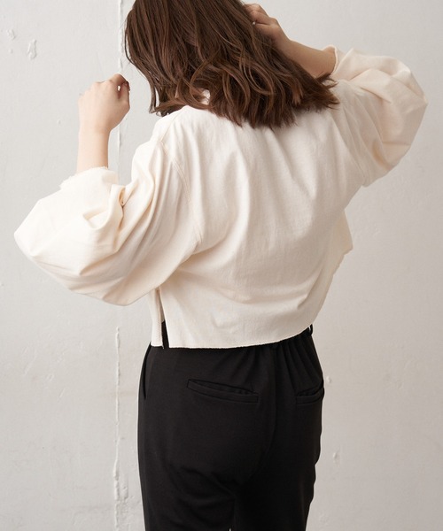 Chico（チコ）の「YALE ショート丈ダメージロゴロンT（スウェット・レディース・チャコールグレー/グレー/アイボリー・FREE）」の18枚目の写真