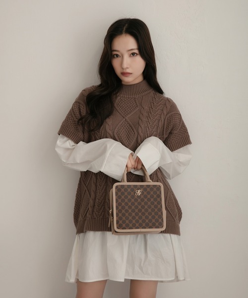 ANDGEEBEE（アンジービー）の「モノグラムショルダーバッグ（ショルダーバッグ・レディース・ブラウン・FREE）」の7枚目の写真