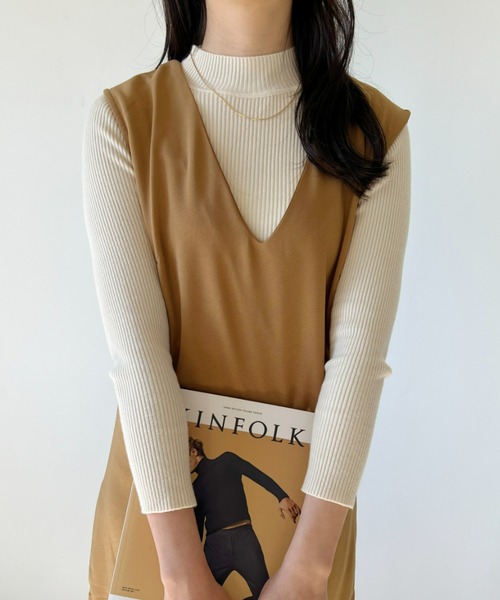 CLEA（クレア）の「【全7色/カラバリ豊富】ハイネックベーシックリブニット（ニット/セーター・レディース・ブラック/グリーン/グレー/アイボリー/グリーン系その他/ブルー/ホワイト/ライトピンク/オレンジ/レッド・FREE）」の3枚目の写真