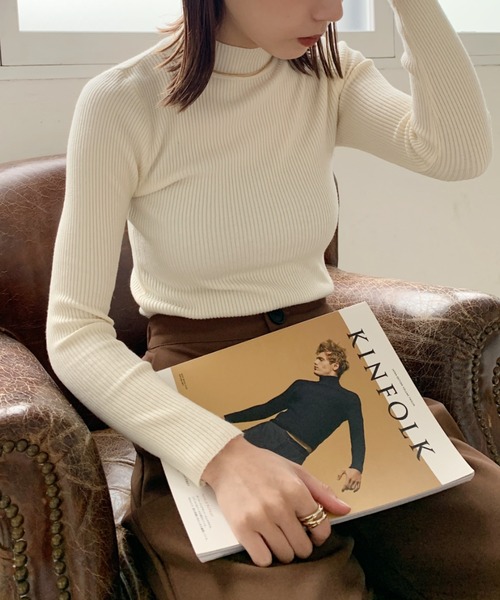 CLEA（クレア）の「【全7色/カラバリ豊富】ハイネックベーシックリブニット（ニット/セーター・レディース・ブラック/グリーン/グレー/アイボリー/グリーン系その他/ブルー/ホワイト/ライトピンク/オレンジ/レッド・FREE）」の11枚目の写真