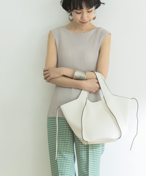 URBAN RESEARCH（アーバンリサーチ）の「フェイクレザートートバッグ（トートバッグ・レディース・ブラック/カーキ/アイボリー・-）」の7枚目の写真