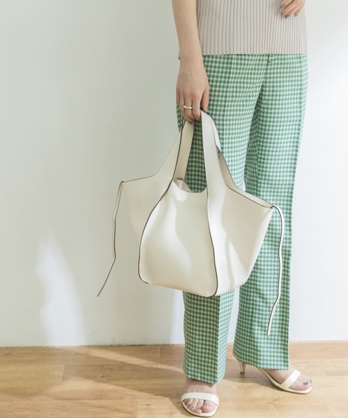 URBAN RESEARCH（アーバンリサーチ）の「フェイクレザートートバッグ（トートバッグ・レディース・ブラック/カーキ/アイボリー・-）」の15枚目の写真