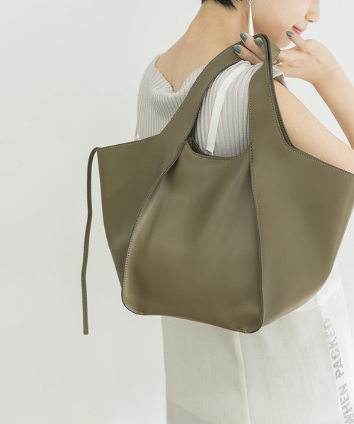 URBAN RESEARCH（アーバンリサーチ）の「フェイクレザートートバッグ（トートバッグ・レディース・ブラック/カーキ/アイボリー・-）」の9枚目の写真