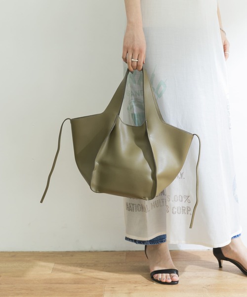 URBAN RESEARCH（アーバンリサーチ）の「フェイクレザートートバッグ（トートバッグ・レディース・ブラック/カーキ/アイボリー・-）」の4枚目の写真