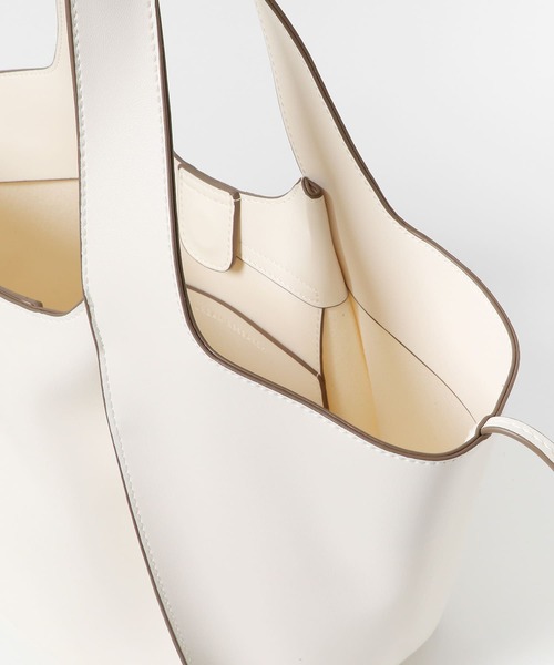 URBAN RESEARCH（アーバンリサーチ）の「フェイクレザートートバッグ（トートバッグ・レディース・ブラック/カーキ/アイボリー・-）」の21枚目の写真