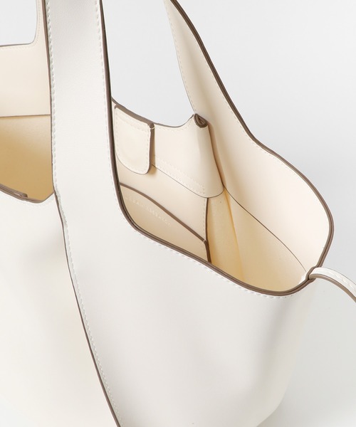 URBAN RESEARCH（アーバンリサーチ）の「フェイクレザートートバッグ（トートバッグ・レディース・ブラック/カーキ/アイボリー・-）」の16枚目の写真